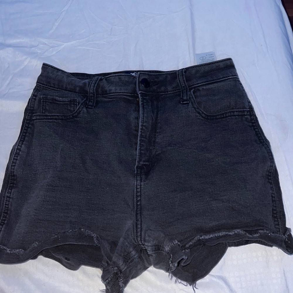 curvy ultra high rise shorts black from hollister in size 29